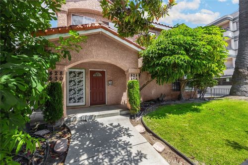 426 Daisy Ave, Long Beach, CA, 90802-2714 | Card Image