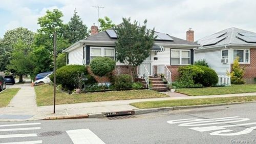24203 131st Rd, Rosedale, NY, 11422-1473 | Card Image