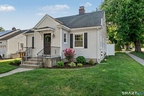 158 Courtland Hill St, Stamford, CT, 06906-2308 | Card Image