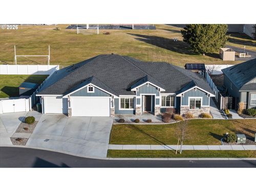 224 Rome St, Boardman, OR, 97818-8093 | Card Image