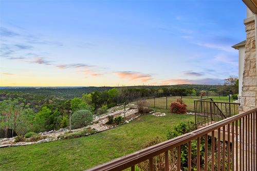 5724 Brittlyns Ct, Austin, TX, 78730-1464 | Card Image