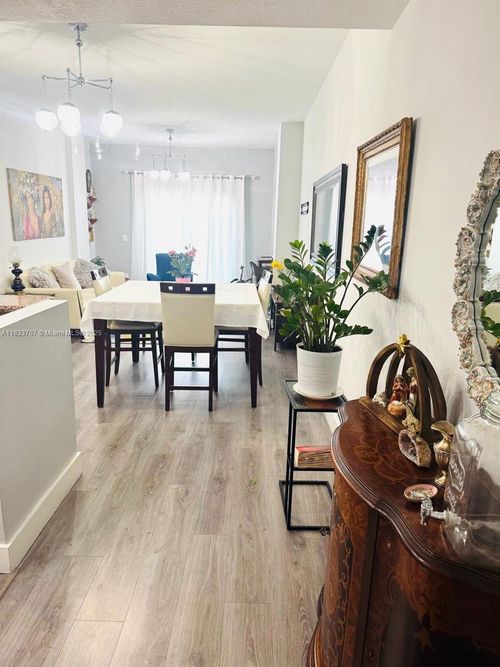 apt-415-5271 Sw 8th St, Coral Gables, FL, 33134-2383 | Card Image