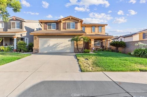 15467 Spruce Tree Way, Fontana, CA, 92336-5701 | Card Image