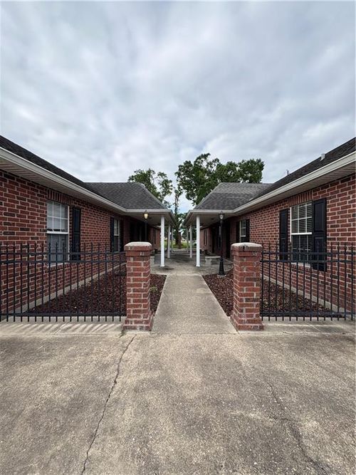 106-100-106 Louisa Dr, Thibodaux, LA, 70301-5541 | Card Image