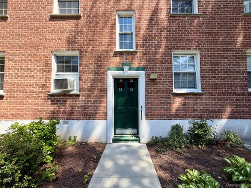 24-182 Pinewood Rd, Hartsdale, NY, 10530-1423 | Card Image