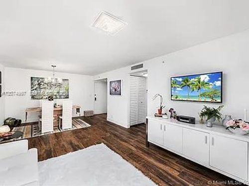 212-2625 Collins Ave, Miami Beach, FL, 33140-4747 | Card Image