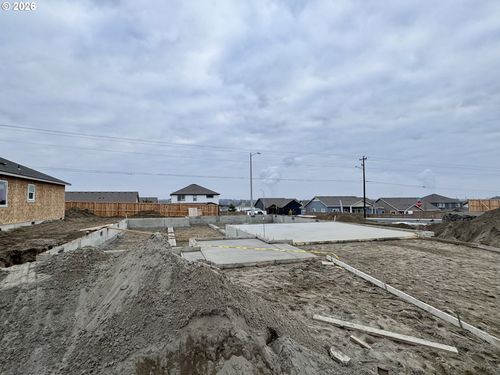 850 Ne Laurel Springs Dr, Hermiston, OR, 97838 | Card Image