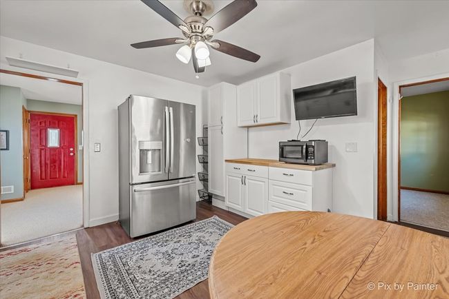 208 N Wisconsin St, House other with 3 bedrooms, 2 bathrooms and 8 parking in Carpentersville IL | Image 15