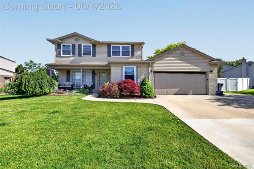 15930 Cumberland St, Riverview, MI, 48193-8121 | Card Image