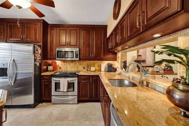 1030 Kokomo Key Ln, Townhouse with 2 bedrooms, 3 bathrooms and null parking in Delray Beach FL | Image 8