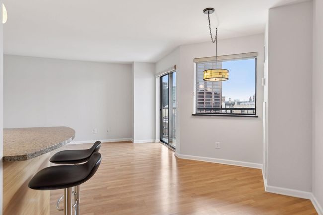 UNIT-1002 - 78 10 Th St E, Condo with 2 bedrooms, 1 bathrooms and null parking in Saint Paul MN | Image 14