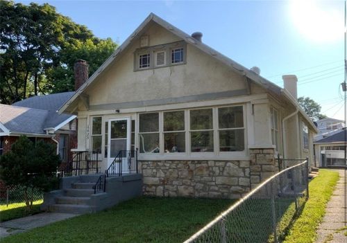 6623 Olive Street, Kansas City, MO, 64132 | Card Image