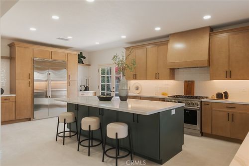 17182 Hillside Cir, Huntington Beach, CA, 92649-6301 | Card Image