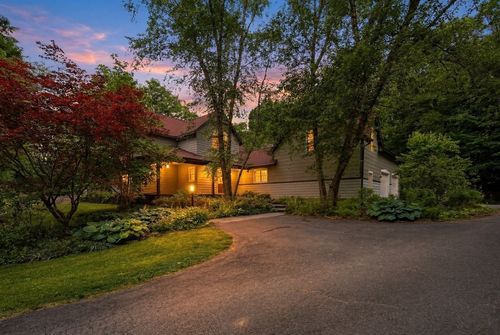 18 Evening Star Dr, Amherst, MA, 01002-3508 | Card Image