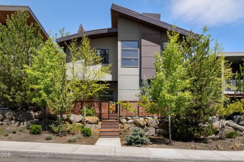 628 Nw Portland Ave, Bend, OR, 97703-1727 | Card Image