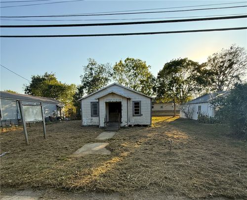 605 N Shaw St, Caldwell, TX, 77836-1263 | Card Image