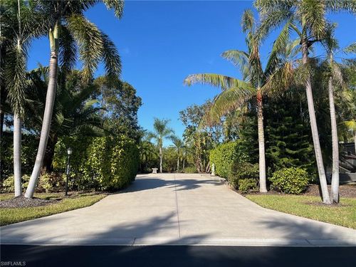 4730 Southern Breeze Dr, NAPLES, FL, 34114-9433 | Card Image