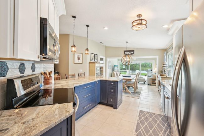 8136 Se Peppercorn Ct, House other with 3 bedrooms, 2 bathrooms and null parking in Hobe Sound FL | Image 7
