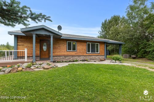 581 N Robin Cir, Wasilla, AK, 99654-6800 | Card Image