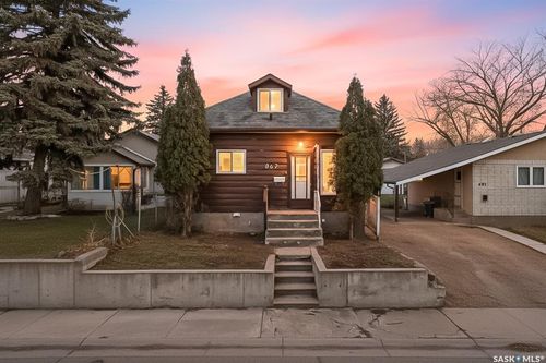 867 Willow Ave, Moose Jaw, SK, S6H1G4 | Card Image