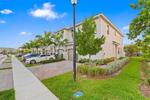 210-210 Sw 170th Ave, Pembroke Pines, FL, 33027-4591 | Card Image