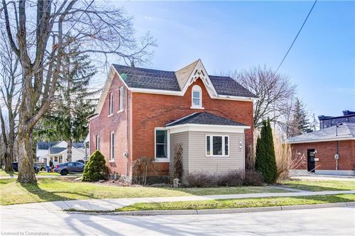 137 Wellington St, Mitchell, ON, N0K1N0 | Card Image