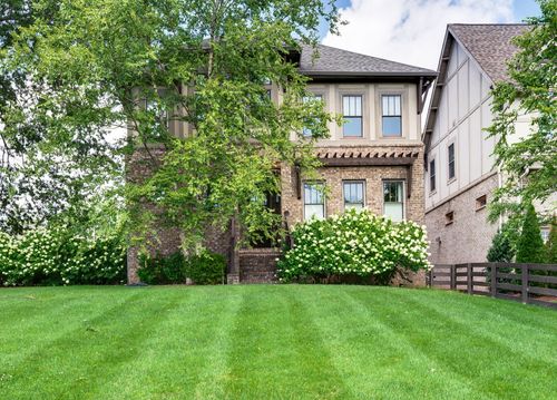 2314 Warfield Ln, Nashville, TN, 37215-2425 | Card Image