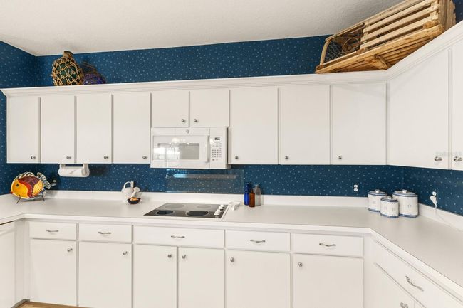 104 77 Th St, House other with 2 bedrooms, 2 bathrooms and null parking in HOLMES BEACH FL | Image 8