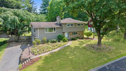 209 Windsor Dr, Syracuse, NY, 13214-1626 | Card Image