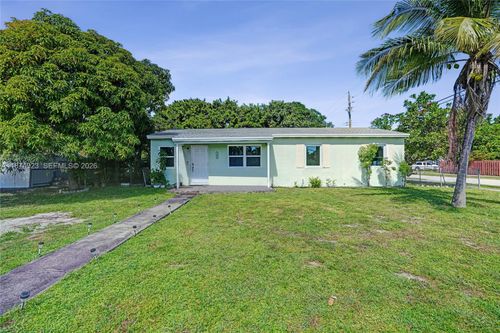 301 Nw 190th St, Miami Gardens, FL, 33169-3904 | Card Image