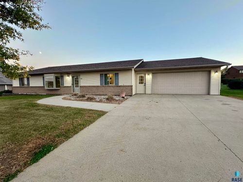 106 E Christensen Dr, Luverne, MN, 56156-2160 | Card Image