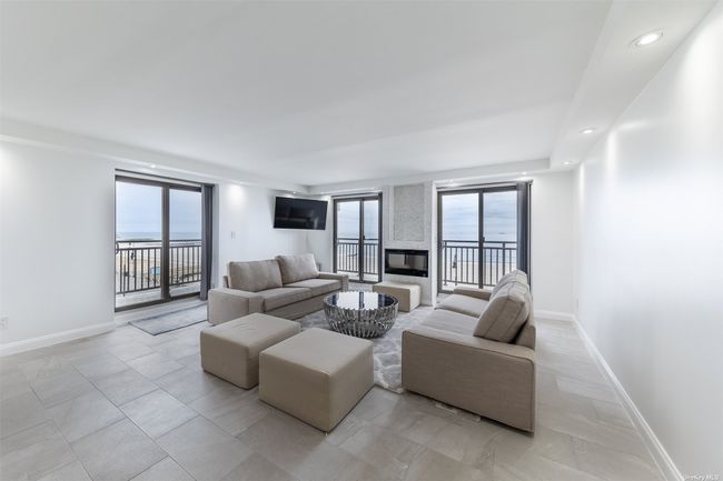 Living Room with Two Oceanfront Exposures | Image 2