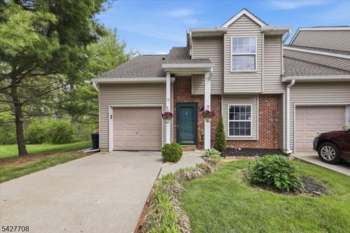 52 Cambridge E, Oxford, NJ, 07863-3410 | Card Image