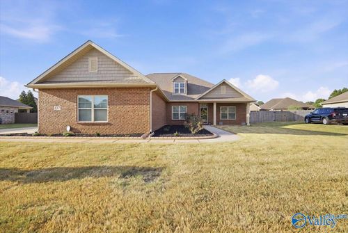 137 Tango Dr, Meridianville, AL, 35759-2292 | Card Image