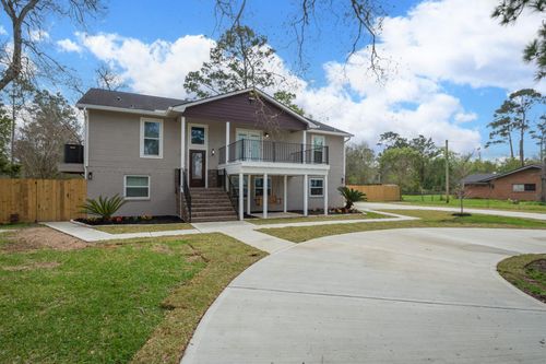 4509 Country Club Dr, Dickinson, TX, 77539-7617 | Card Image