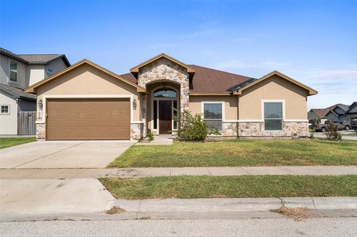 106 Chiman Cir, Portland, TX, 78374-2030 | Card Image