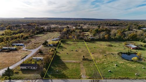 1026 N Kern Ave, Okmulgee, OK, 74447-2202 | Card Image