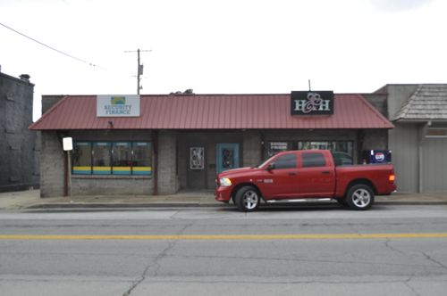 113 N Main Ave, Bolivar, MO, 65613-1517 | Card Image