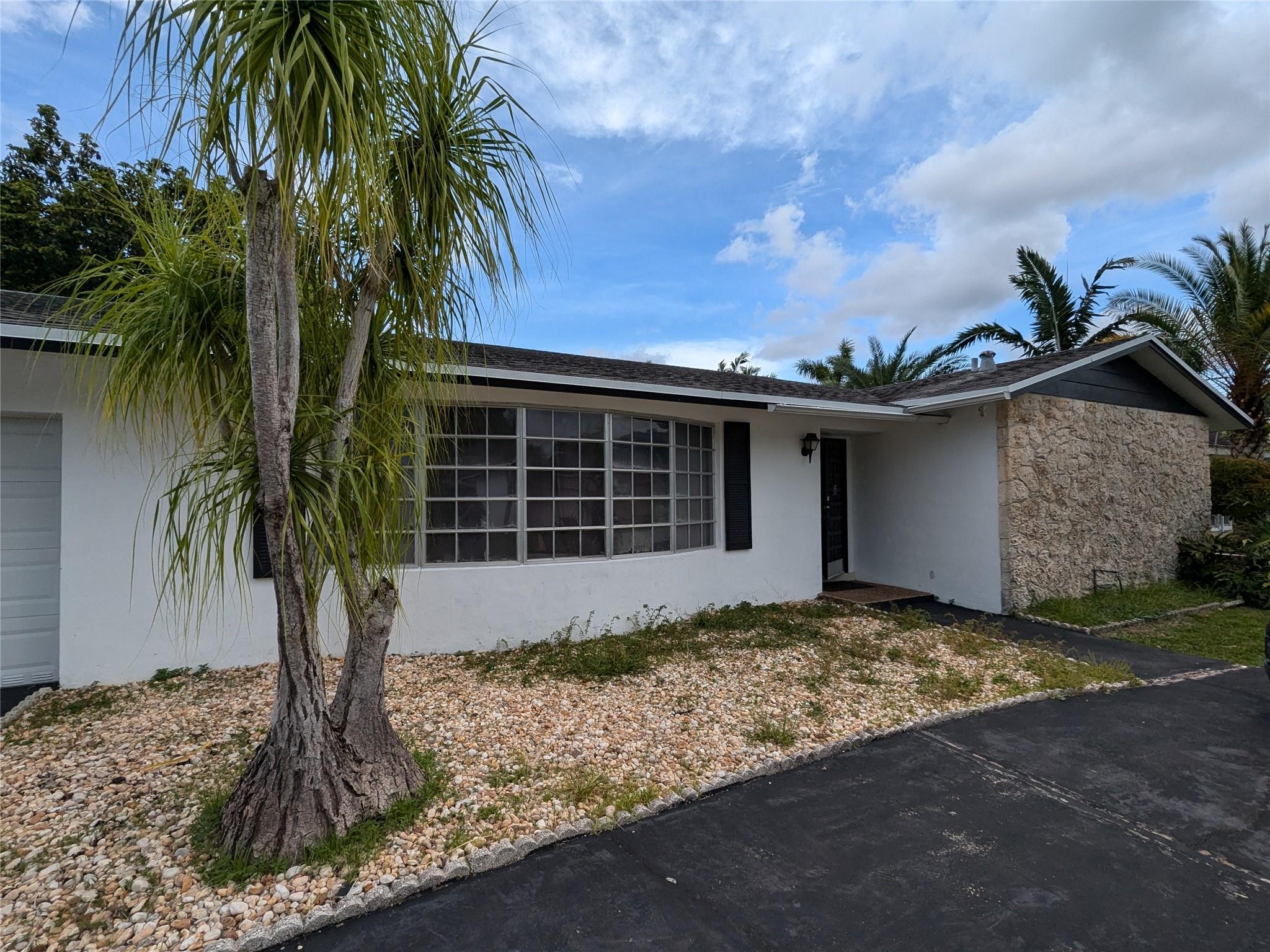 Holly Dr, Tamarac, FL 33319