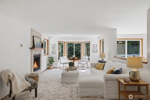 d2-20617 28th Ave W, Lynnwood, WA, 98036-7888 | Card Image