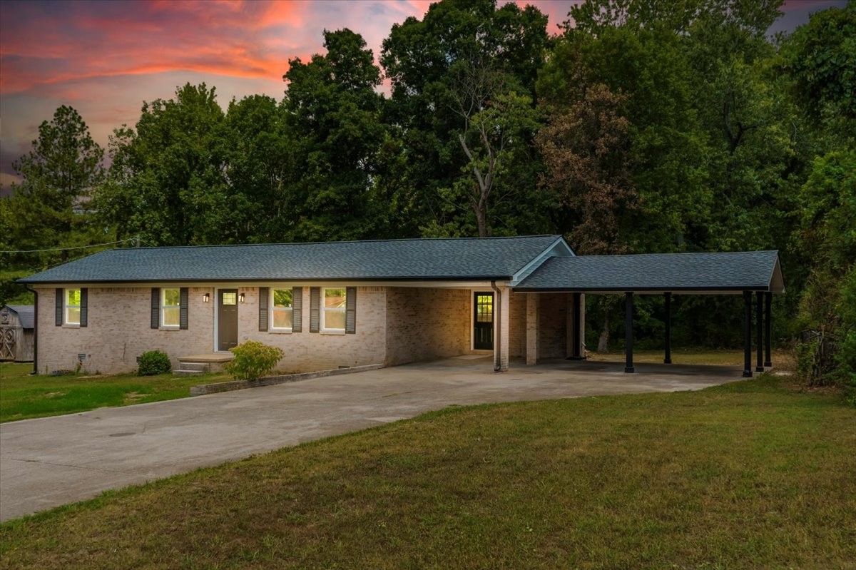 Johnson School Rd, Fayetteville, TN 37334