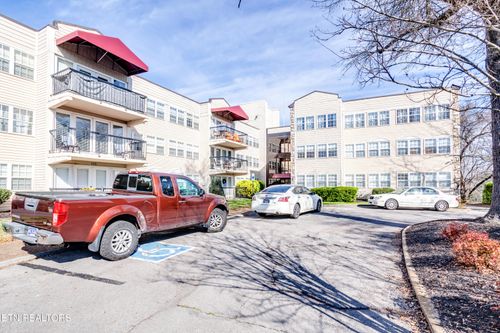 b309-2749 Sullins St, Knoxville, TN, 37919 | Card Image