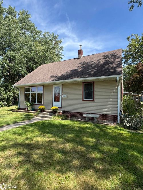 1011 Crest Dr, Creston, IA, 50801-1324 | Card Image