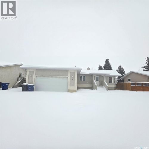 8 Coupland Cres, Meadow Lake, SK, S9X1B1 | Card Image
