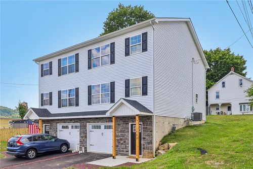 122 N 2nd St, Emmaus, PA, 18049 | Card Image