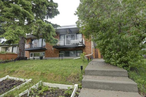 217 26 Ave Ne, Calgary, AB, T2E1Z1 | Card Image
