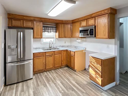 2478 Eugene St, Burton, MI, 48519-1356 | Card Image