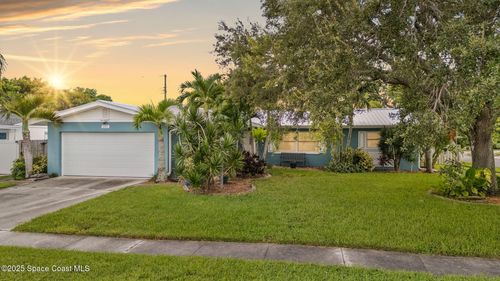 1315 Island Dr, Merritt Island, FL, 32952-5833 | Card Image