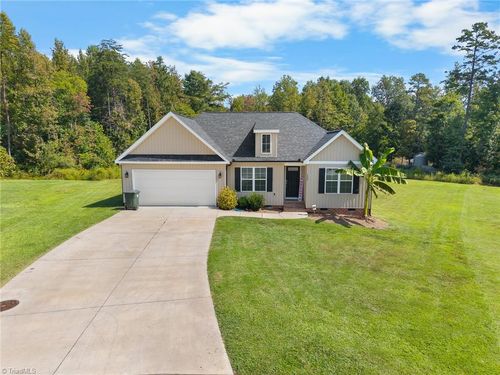 123 Brook Ridge Dr, Thomasville, NC, 27360-5677 | Card Image