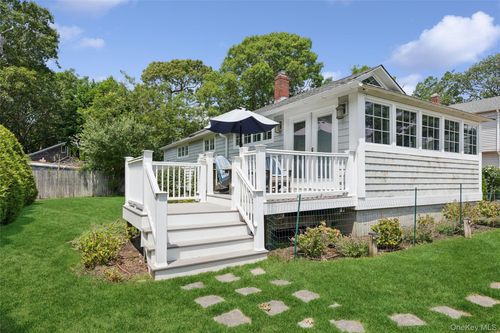 33 Bay Ave, Southampton, NY, 11968-1903 | Card Image